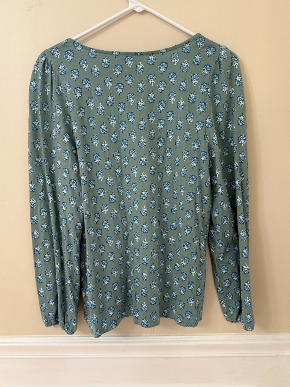 Lucky Brand green and blue floral long sleeve knit shirt size medium - Picture 2 of 7